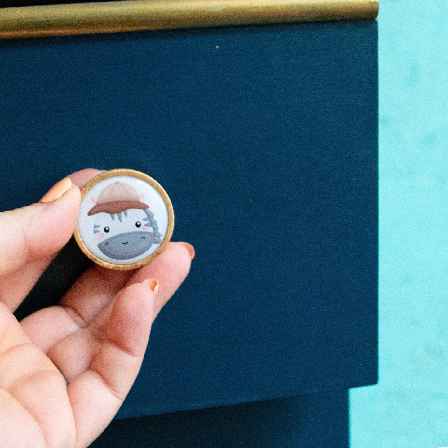 Set of 6 Safari door knobs, nursery handle animal oak knob