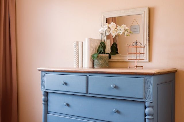 9 Mistakes to Avoid When Painting Furniture